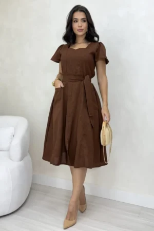 Vestido midi com faixa