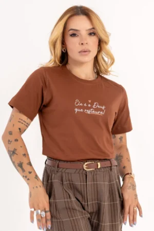 Camiseta Deus restaura