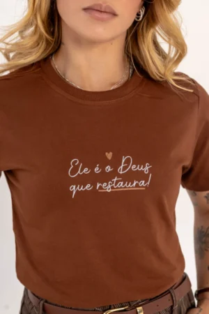 Camiseta Deus restaura