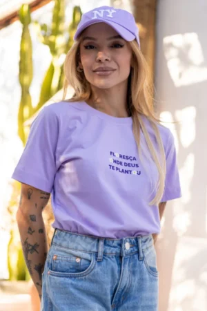 Camiseta floresça