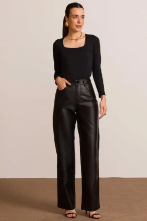 Calça wide leg resinada