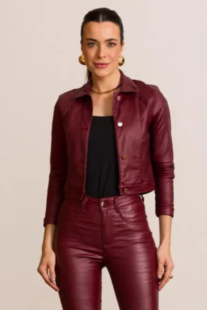 Jaqueta cropped resinada